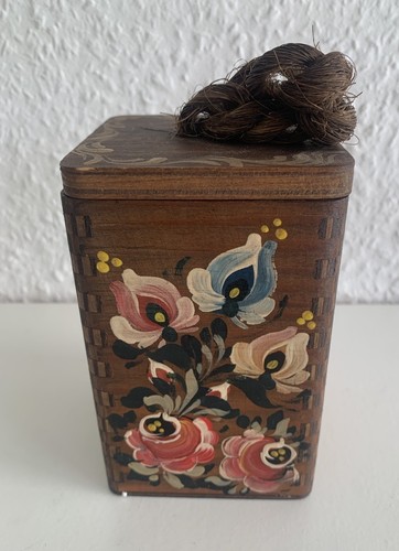 Alte holzdose mit - alte,